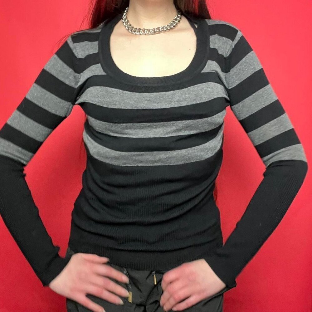 Majora / Y2K grey and black horizontal striped sweater 🩶🖤​​​​​​